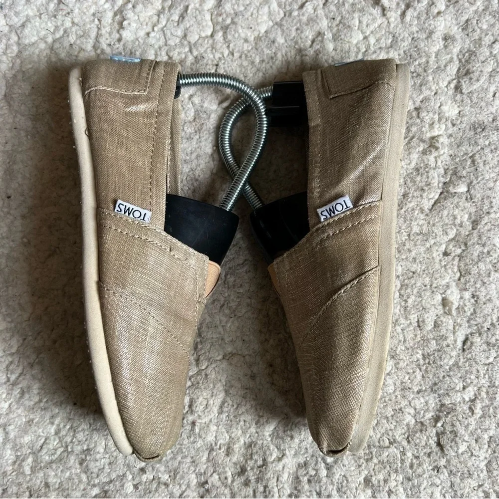 TOMS Metallic Shiny Tan Silverish Gold Classics Slip On Espadrille Sneakers